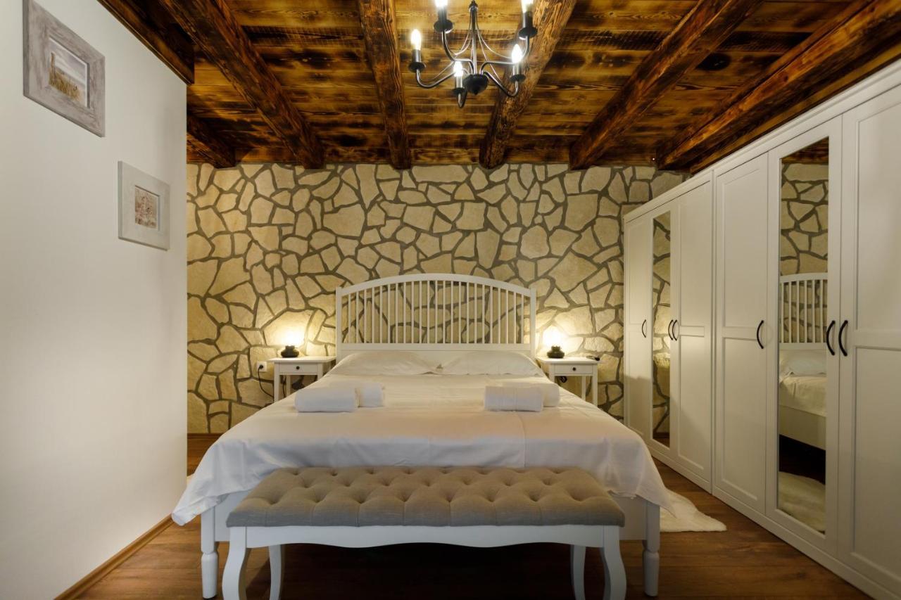 Rustic Apartment Evelin Krk Town Exterior foto